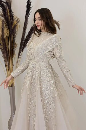 Omuzları V Drape Asel Tesettür Abiye.