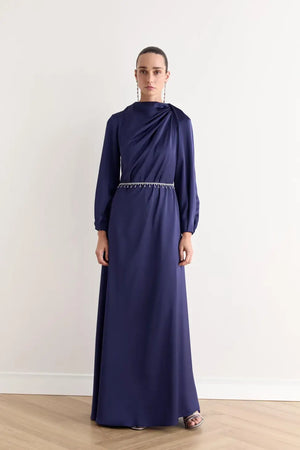 Juan Pileli Kemerli Saten Tesettür Elbise.